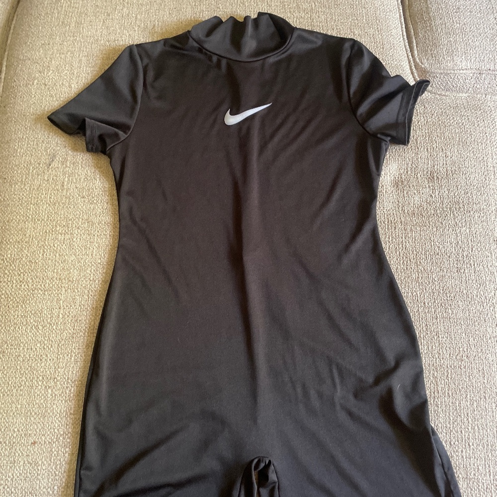 nike body/jump suit